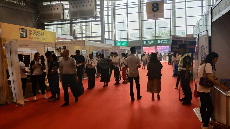 上海活动搭建：灯光音响的巧妙融合**